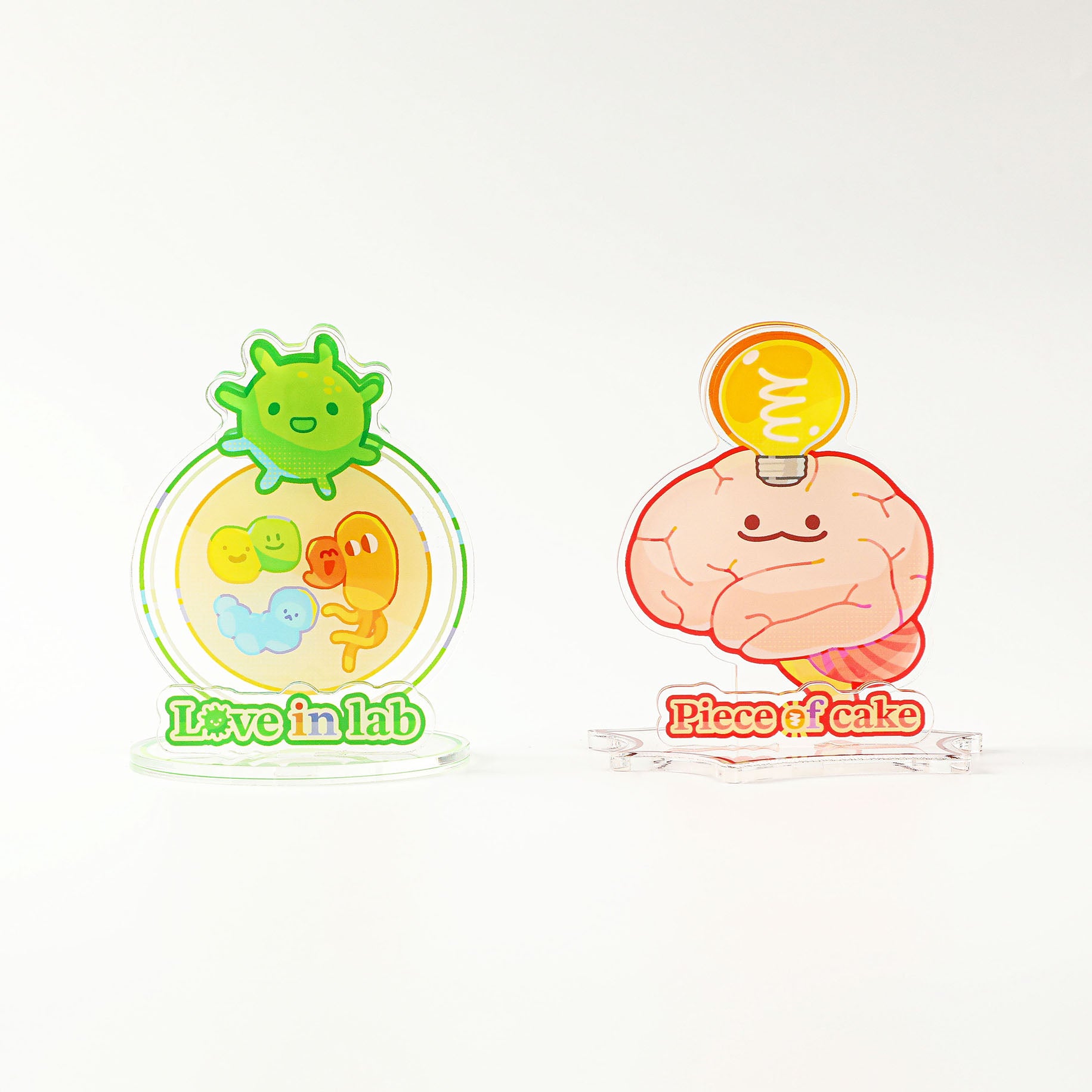 Cartoon science acrylic stand set featuring cheerful cell and brain characters, perfect for decorating desks, bookshelves, or laboratory workspaces.