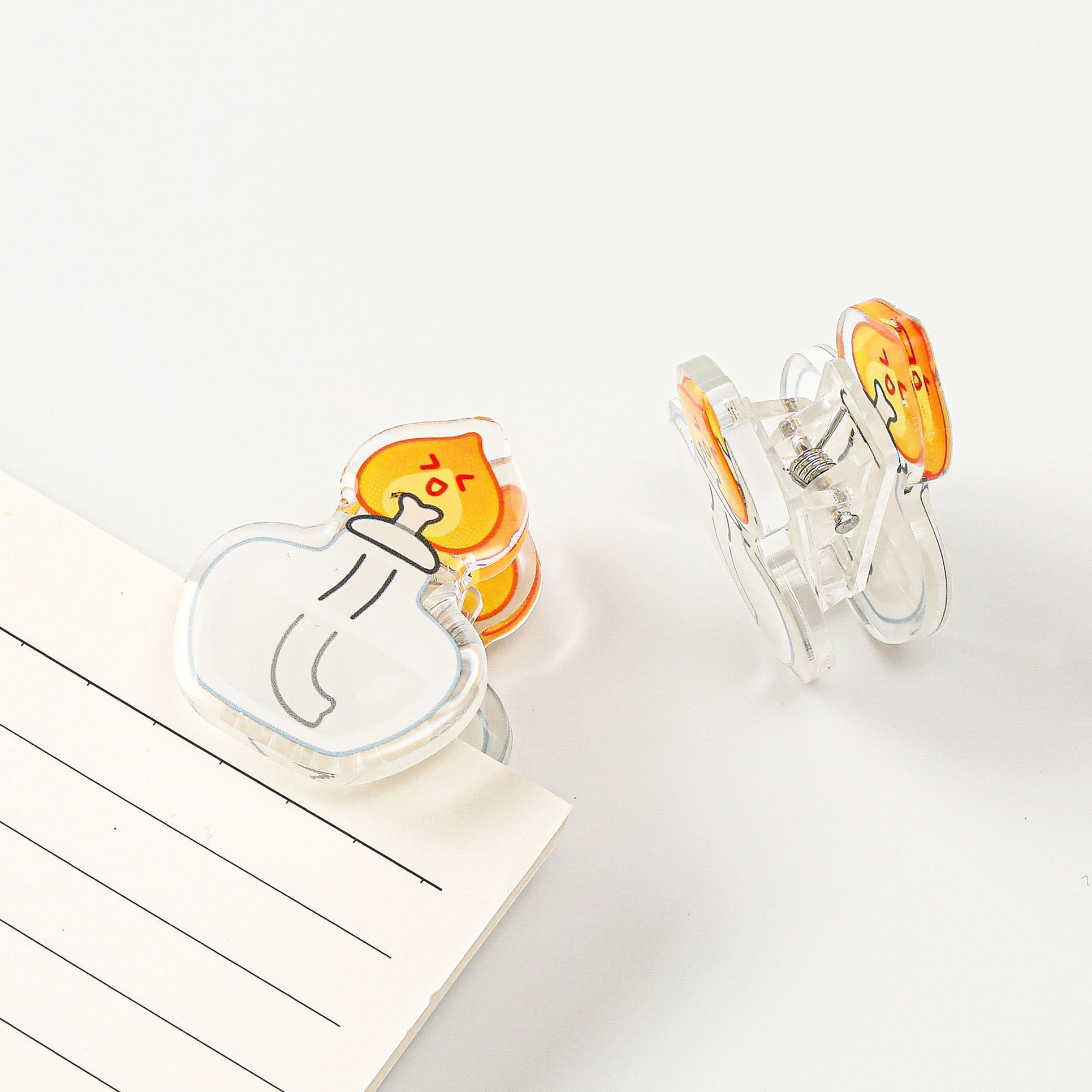 Laboratory alcohol burner acrylic stationery clip with a playful scientific style, a fun desktop organizer for students, teachers, and researchers.