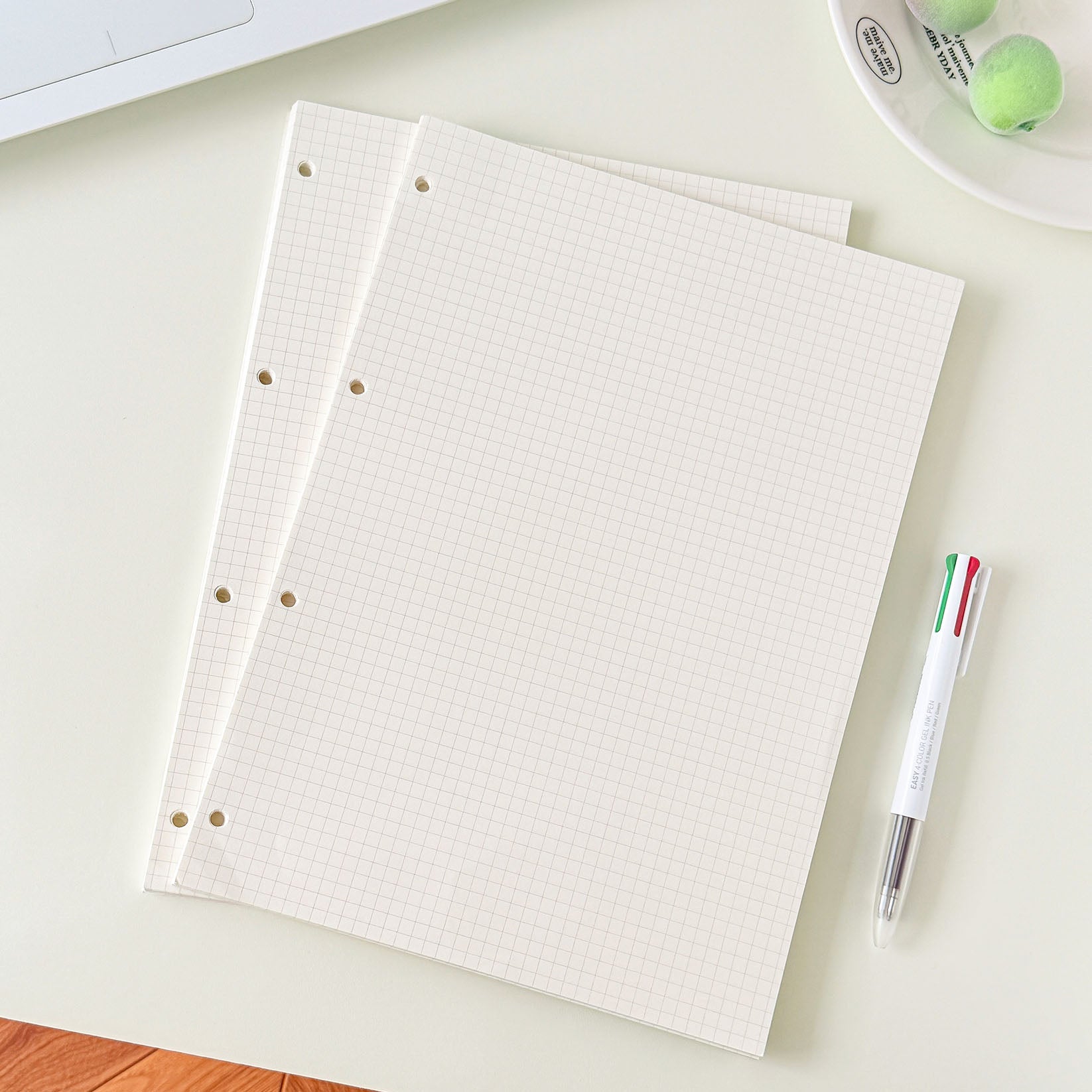 Refillable cell and microbiology science notebook with graph paper loose-leaf pages for biology notes, laboratory records, and scientific calculations.